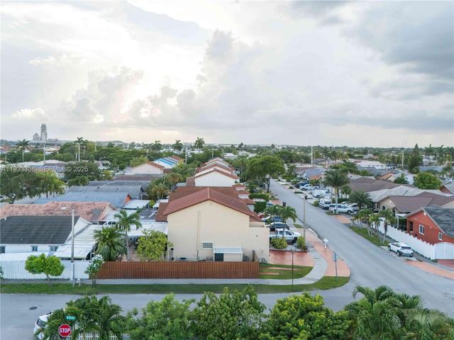 3502 W 72nd St, Hialeah, FL 33018