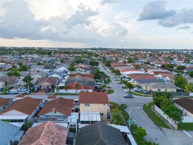 3502 W 72nd St, Hialeah, FL 33018
