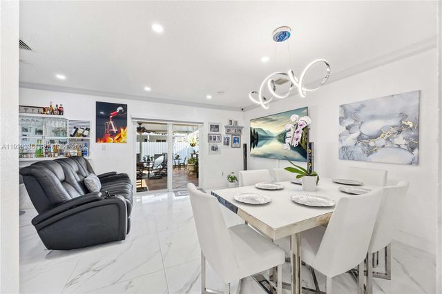 3502 W 72nd St, Hialeah, FL 33018