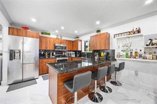 3502 W 72nd St, Hialeah, FL 33018