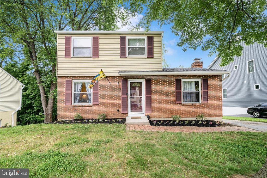 Image 1 of property listing at 212 WINTERGREEN LN, Brunswick, MD 21716