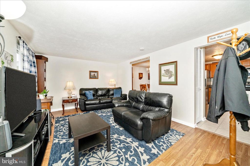 Image 10 of property listing at 212 WINTERGREEN LN, Brunswick, MD 21716