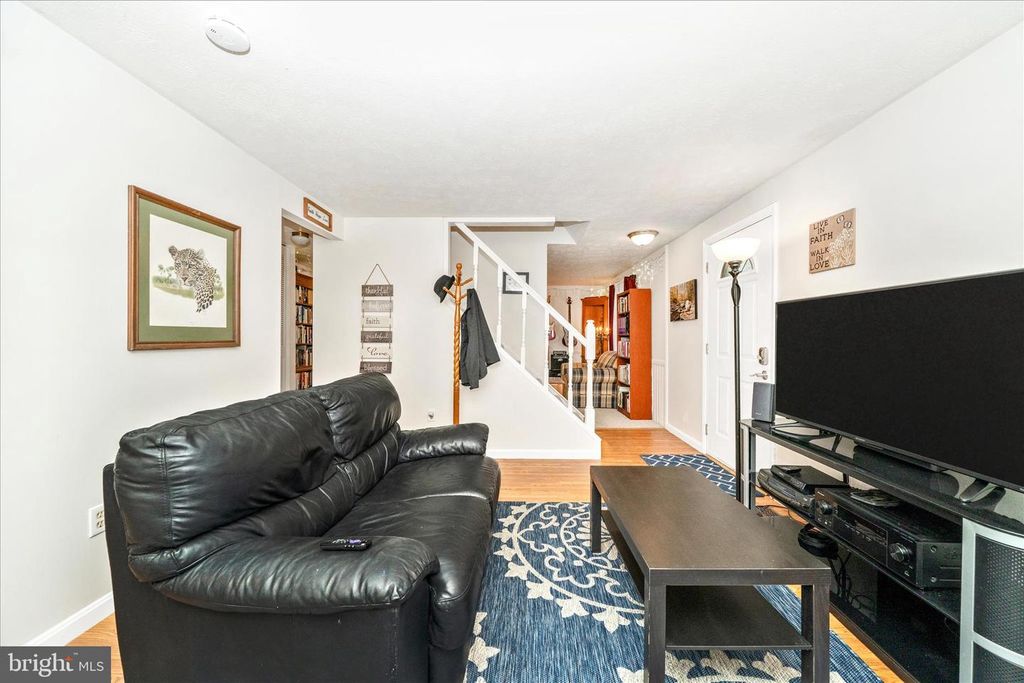 Image 11 of property listing at 212 WINTERGREEN LN, Brunswick, MD 21716