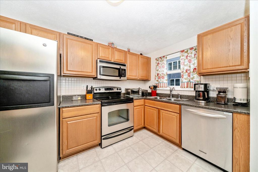 Image 14 of property listing at 212 WINTERGREEN LN, Brunswick, MD 21716