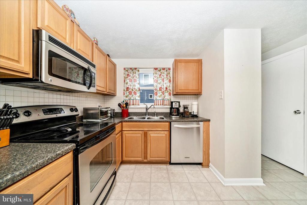 Image 17 of property listing at 212 WINTERGREEN LN, Brunswick, MD 21716