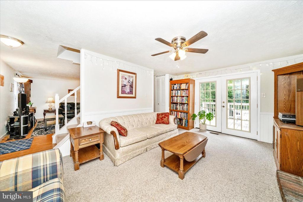 Image 18 of property listing at 212 WINTERGREEN LN, Brunswick, MD 21716