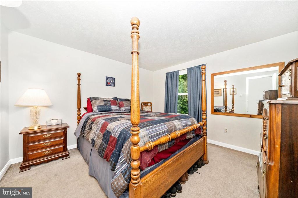 Image 24 of property listing at 212 WINTERGREEN LN, Brunswick, MD 21716