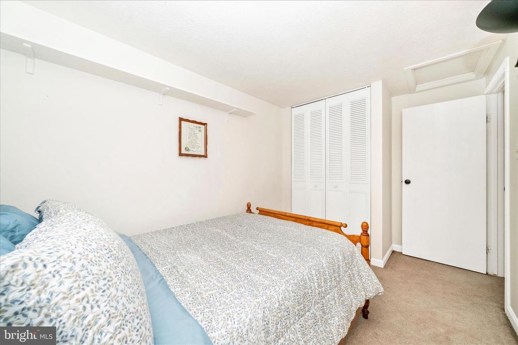 Image 26 of property listing at 212 WINTERGREEN LN, Brunswick, MD 21716