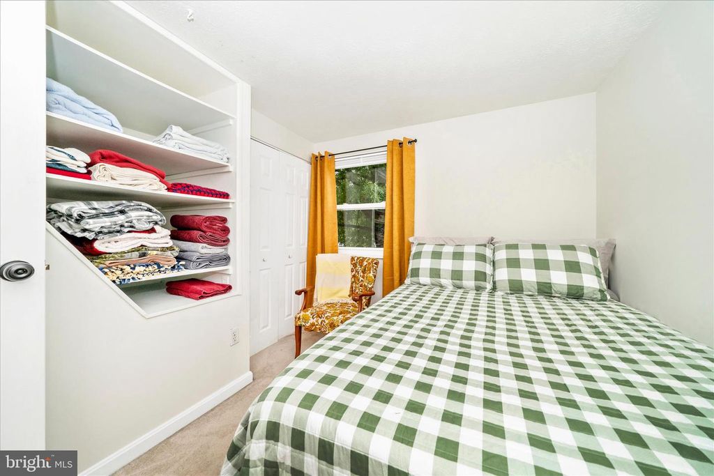 Image 28 of property listing at 212 WINTERGREEN LN, Brunswick, MD 21716