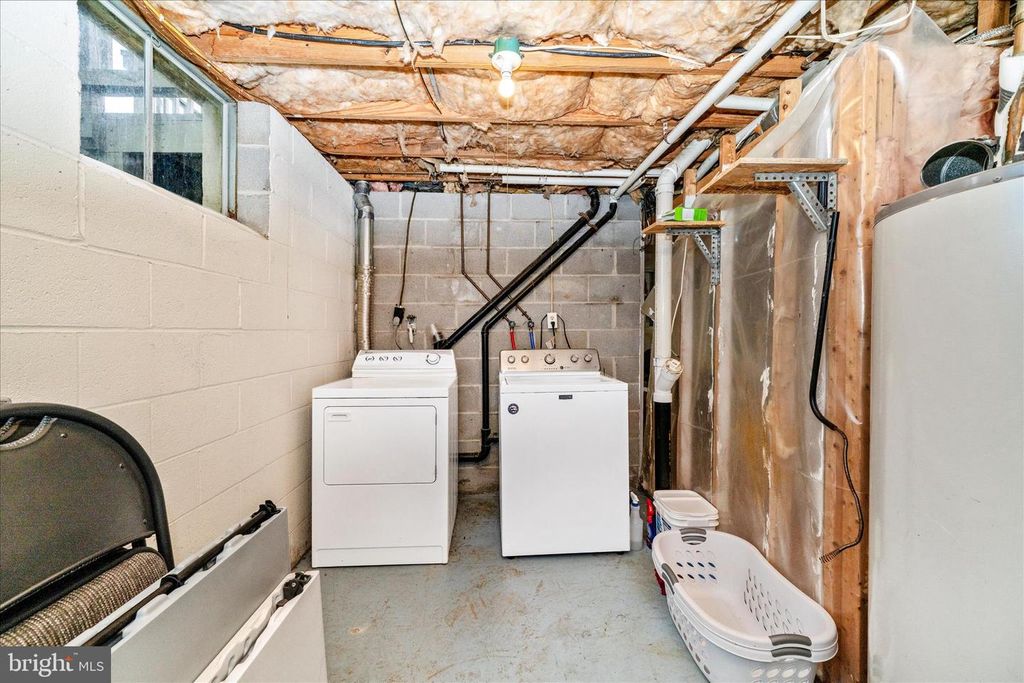 Image 34 of property listing at 212 WINTERGREEN LN, Brunswick, MD 21716