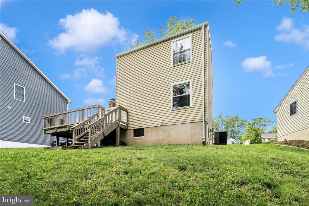 Image 40 of property listing at 212 WINTERGREEN LN, Brunswick, MD 21716
