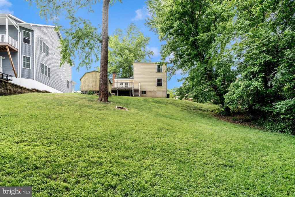 Image 42 of property listing at 212 WINTERGREEN LN, Brunswick, MD 21716