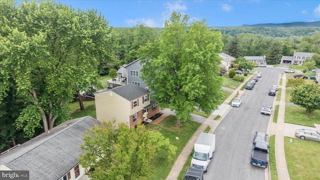 Image 54 of property listing at 212 WINTERGREEN LN, Brunswick, MD 21716