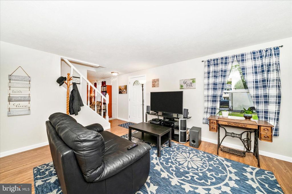 Image 8 of property listing at 212 WINTERGREEN LN, Brunswick, MD 21716