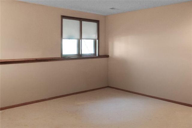 17800 E 30th Drive S, Independence, MO 64057