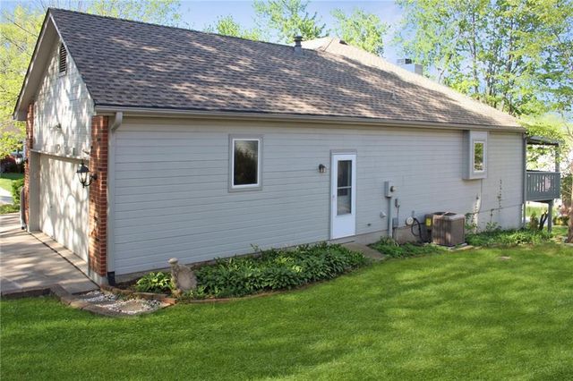 17800 E 30th Drive S, Independence, MO 64057