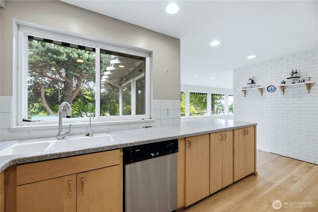 622 Olympic Avenue, Edmonds, WA 98020