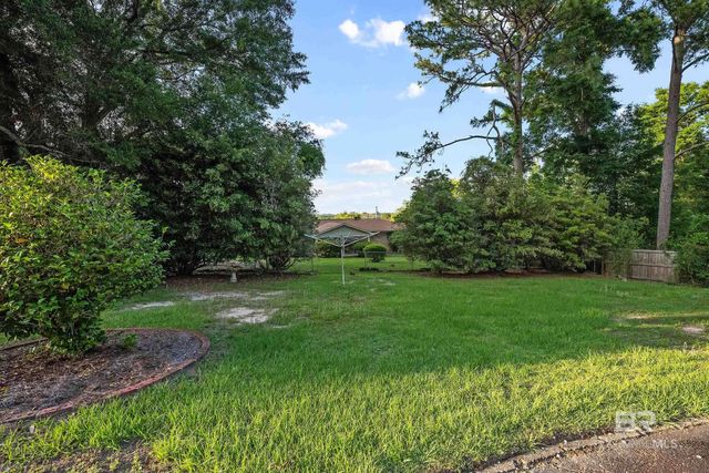 135 Pineridge Road, Daphne, AL 36526