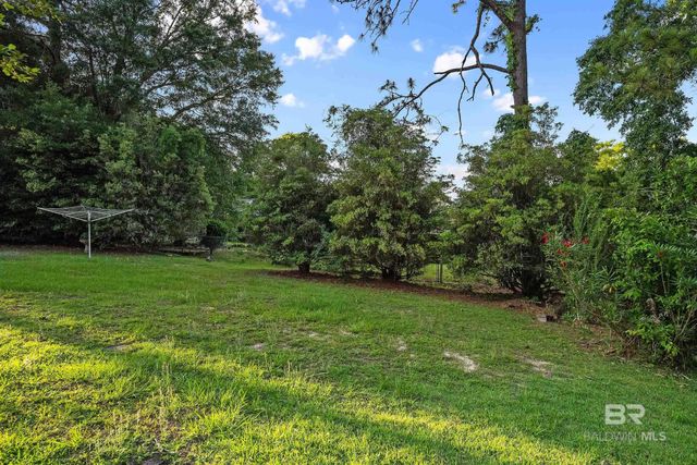 135 Pineridge Road, Daphne, AL 36526