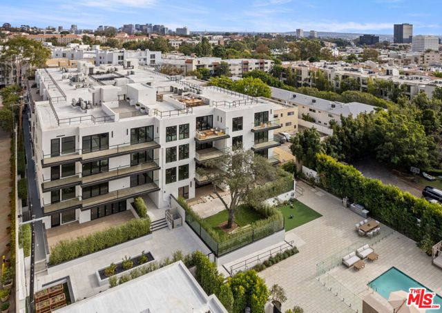 505 S Barrington Avenue 401, Los Angeles, CA 90049