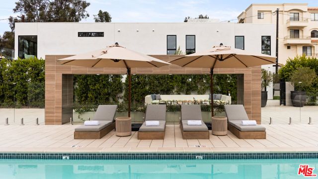 505 S Barrington Avenue 401, Los Angeles, CA 90049