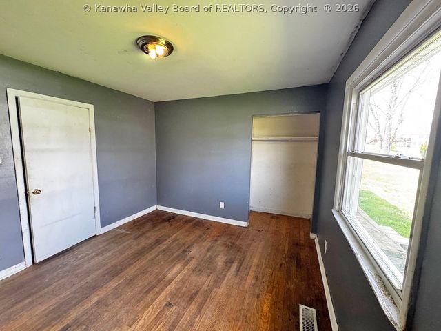 2957 Shank Avenue, Hurricane, WV 25526