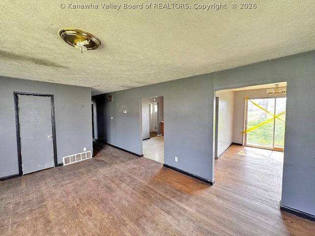 2957 Shank Avenue, Hurricane, WV 25526