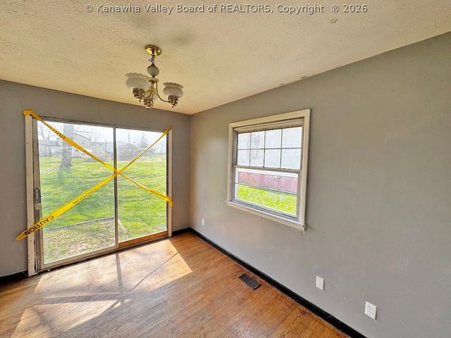 2957 Shank Avenue, Hurricane, WV 25526