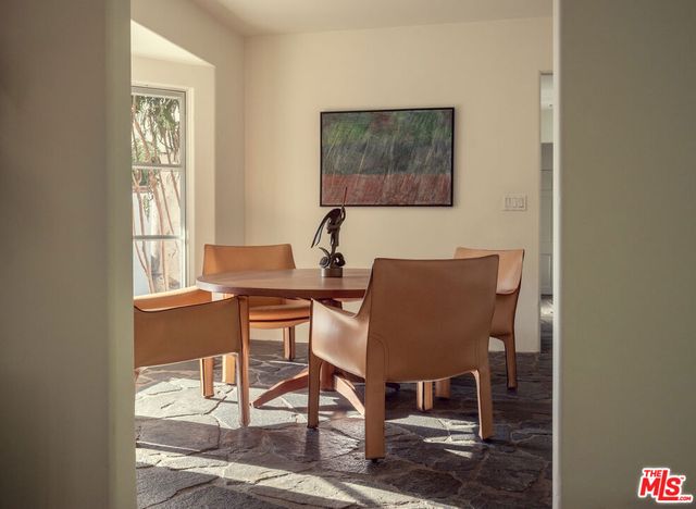 2627 Outpost Drive, Los Angeles, CA 90068