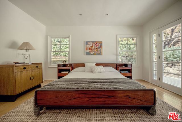 2627 Outpost Drive, Los Angeles, CA 90068