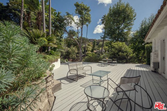 2627 Outpost Drive, Los Angeles, CA 90068