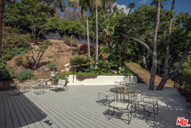 2627 Outpost Drive, Los Angeles, CA 90068