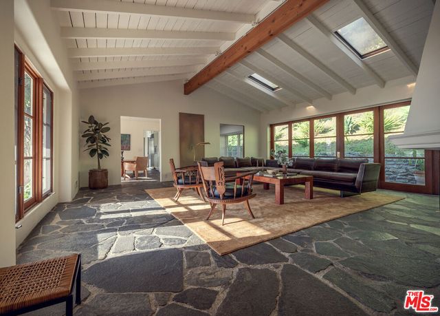 2627 Outpost Drive, Los Angeles, CA 90068