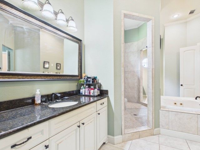 299 Saint Andrews Drive, Mabank, TX 75156