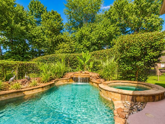299 Saint Andrews Drive, Mabank, TX 75156