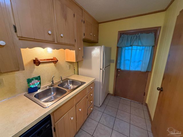 1469 E Johnson Ave 1469, Pensacola, FL 32514