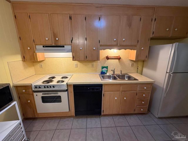 1469 E Johnson Ave 1469, Pensacola, FL 32514