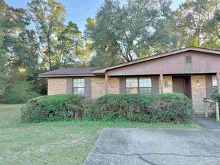 1469 E Johnson Ave 1469, Pensacola, FL 32514