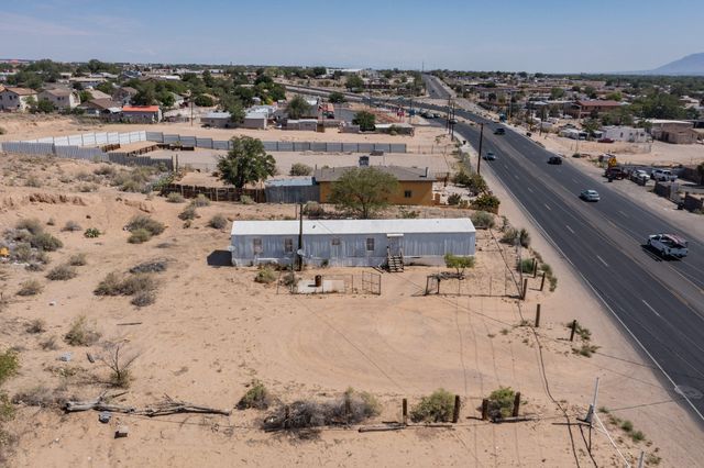 1735 Coors Boulevard SW, Albuquerque, NM 87121