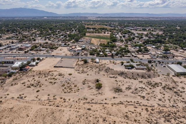 1735 Coors Boulevard SW, Albuquerque, NM 87121
