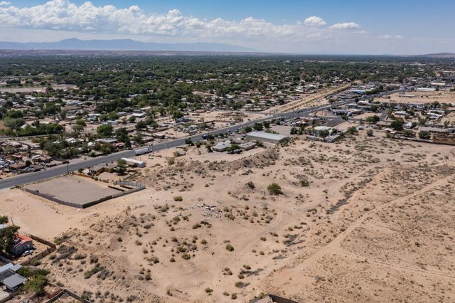 1735 Coors Boulevard SW, Albuquerque, NM 87121