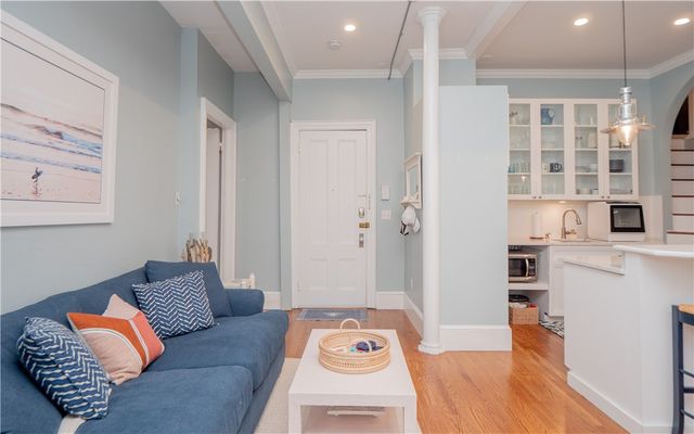 67 Perry Street 5, Newport, RI 02840