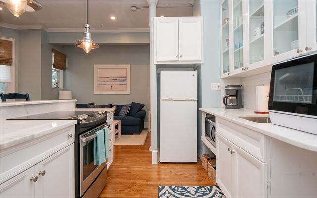 67 Perry Street 5, Newport, RI 02840