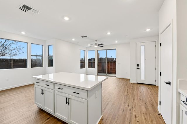 2060 Odin Walk, Sacramento, CA 95835