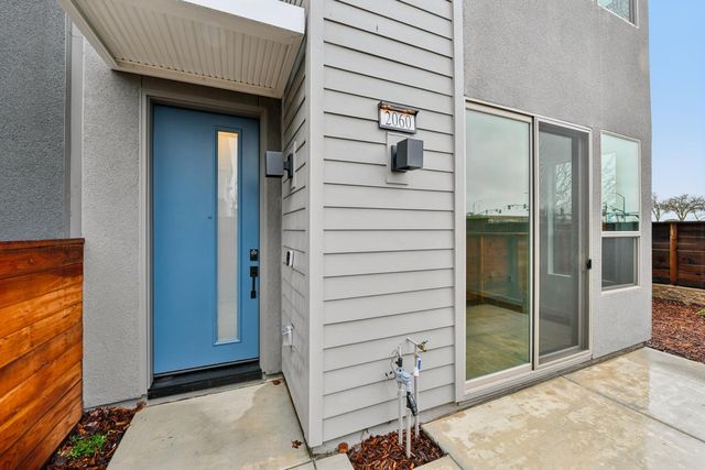 2060 Odin Walk, Sacramento, CA 95835