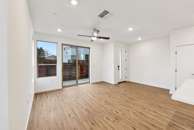 2060 Odin Walk, Sacramento, CA 95835