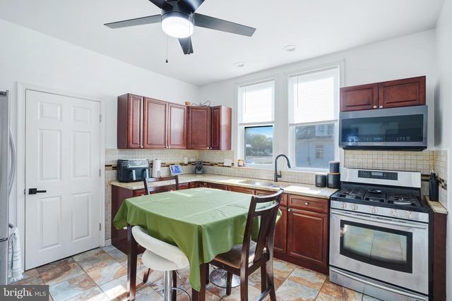 403 W BROAD ST, Paulsboro, NJ 08066