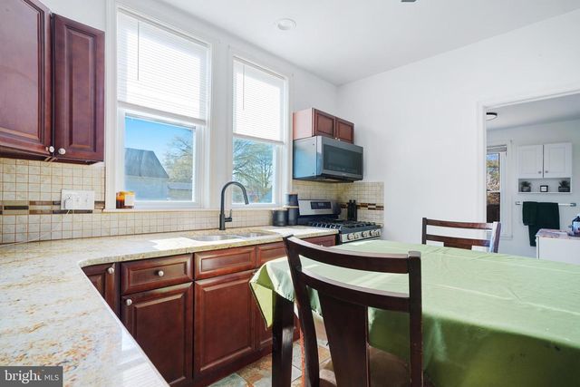 403 W BROAD ST, Paulsboro, NJ 08066