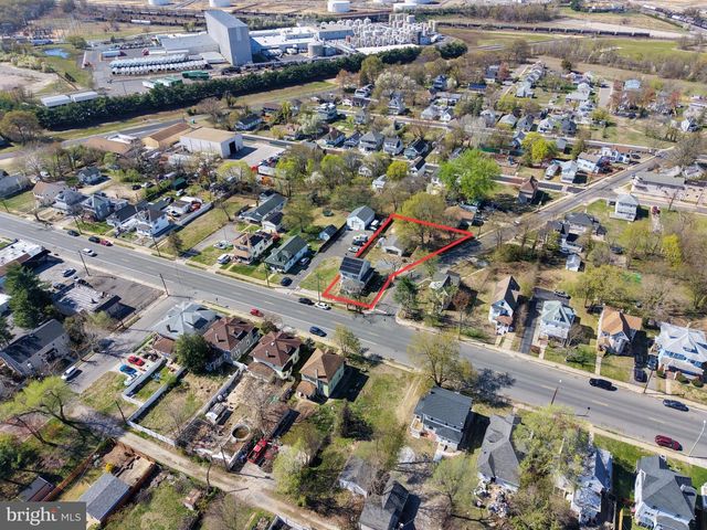 403 W BROAD ST, Paulsboro, NJ 08066