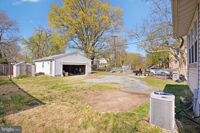 403 W BROAD ST, Paulsboro, NJ 08066